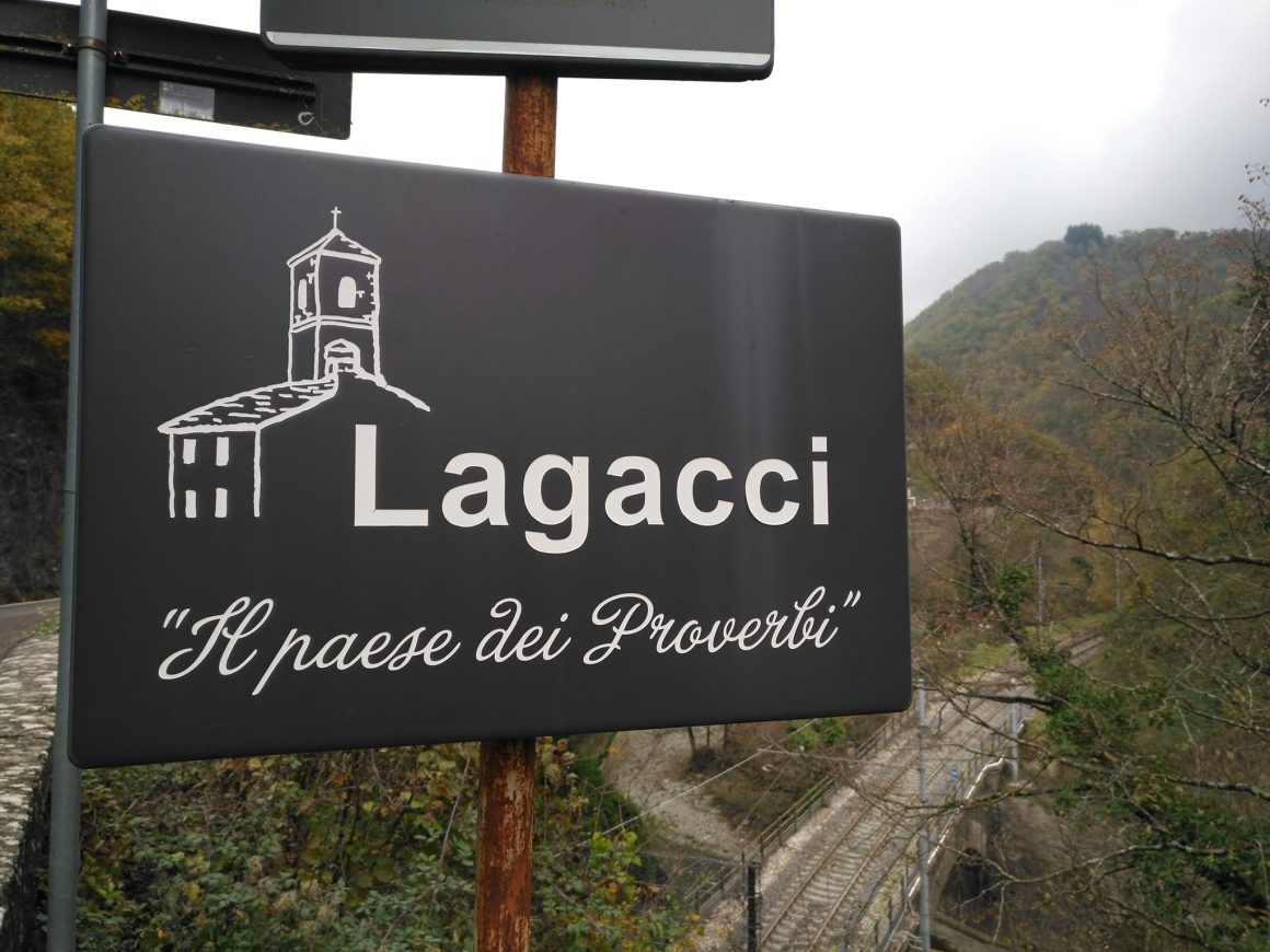 Lagacci. Il paese dei proverbi Lagacci. Il paese dei proverbi