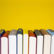Leggere e scrivere in giallo