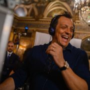 A casa tutti bene. Al Teatro Manzoni