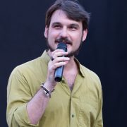 Contro la musica fatta bene Contro la musica fatta bene