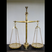 Bilance e stadere: da strumenti di vita a oggetti d’arte Bilance e stadere: da strumenti di vita a oggetti d’arte