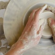 Ceramica e vino al NaturArt Village